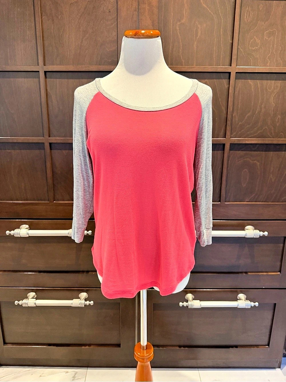Splendid Long Sleeve Color Block Top in Pink & Gray Like New